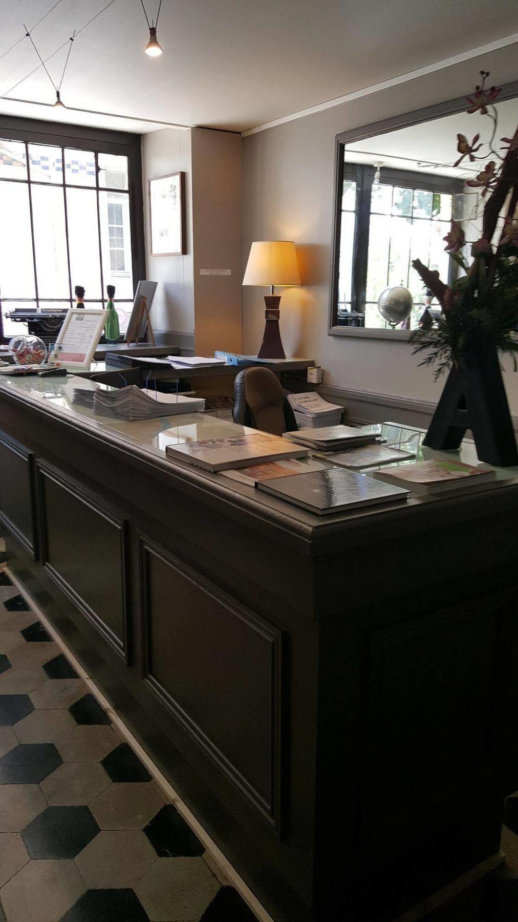 Academie Hotel Lyon Bagian luar foto